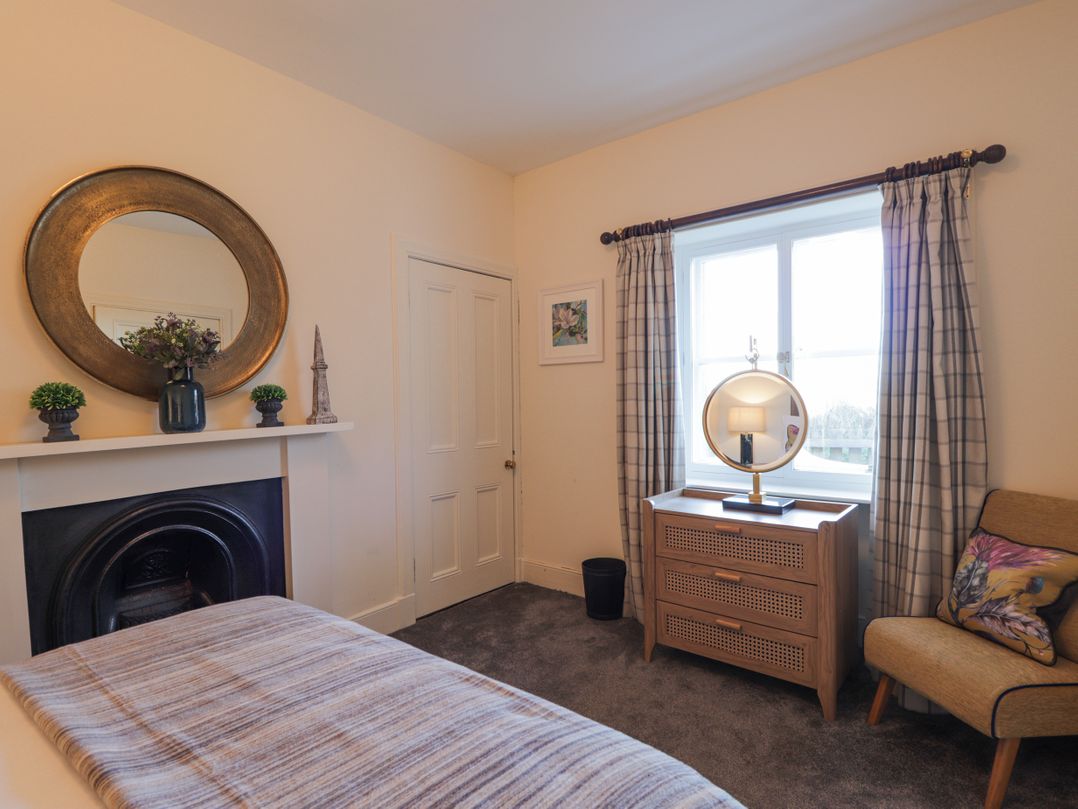Cormack Lodge - Brodie Castle