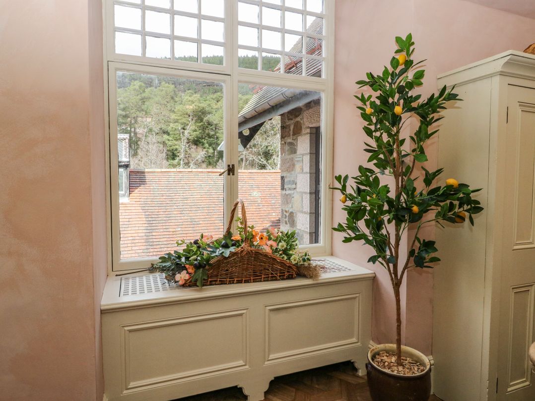 Dalvorar - Mar Lodge Estate