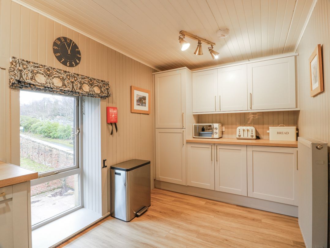 The Coach House - Holmwood