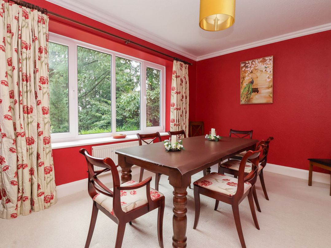 Raincliffe Manor