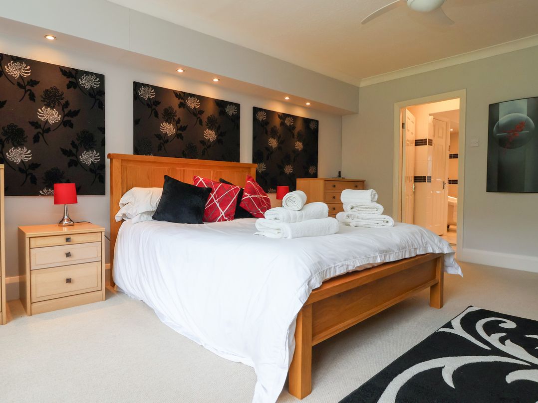 Raincliffe Manor