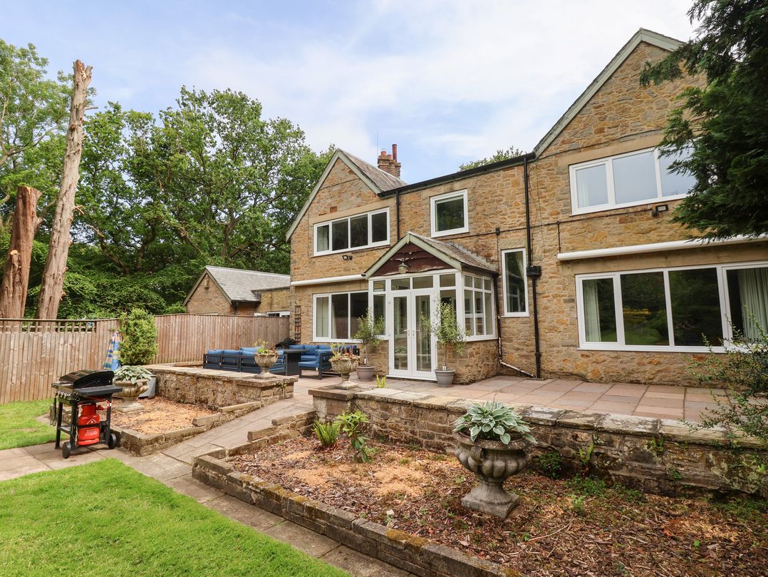 Raincliffe Manor