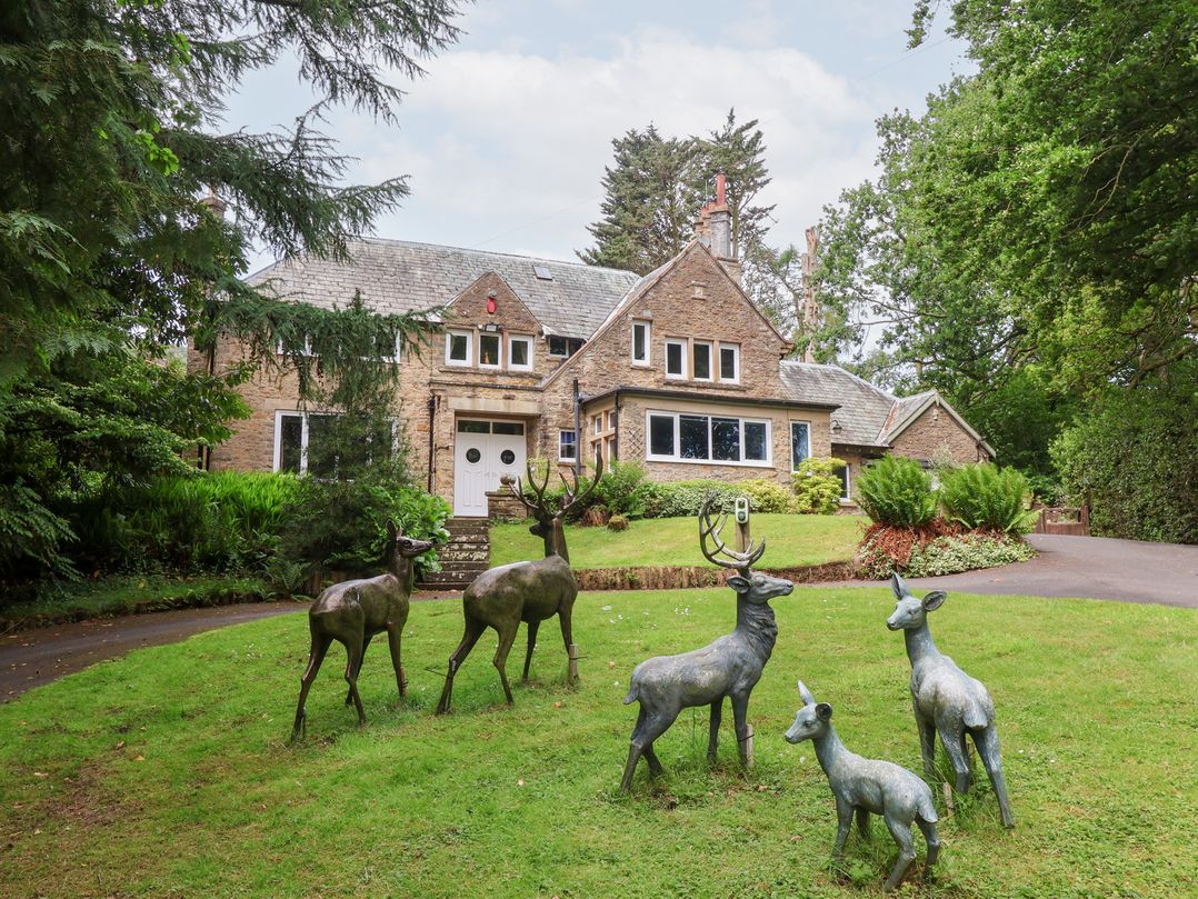 Raincliffe Manor