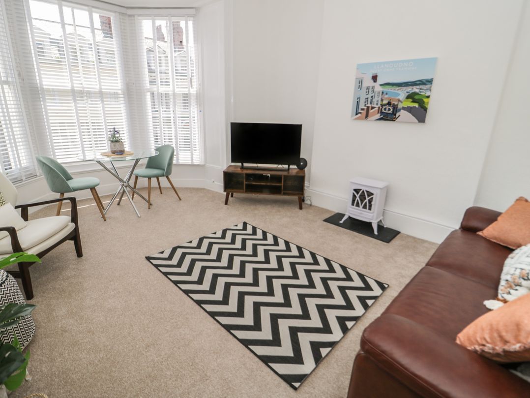 Llewelyn Apartment