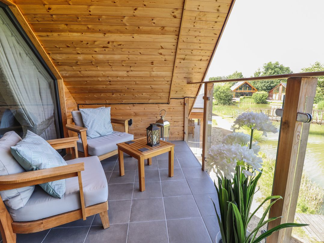 Lake View Lodge