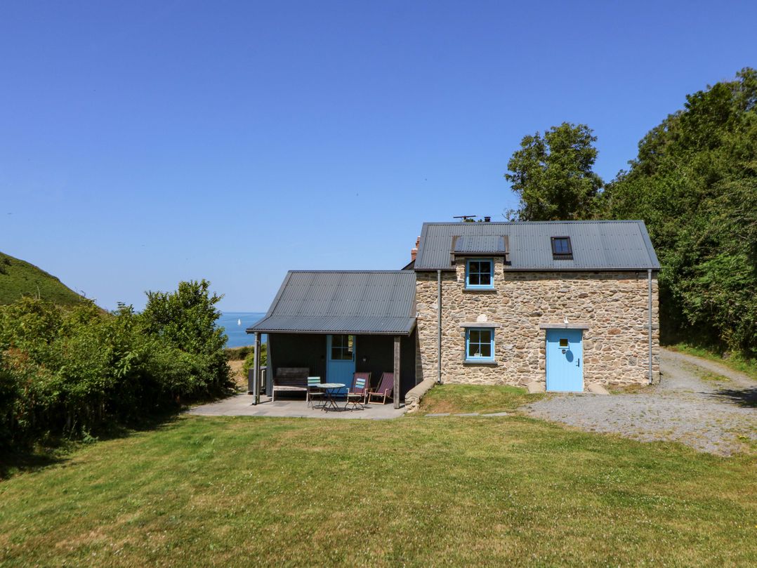 Dolwylan Barn