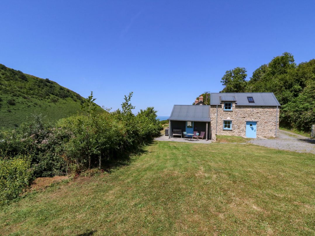 Dog friendly cottage in New Quay, Ceredigion - Sleeps 2
