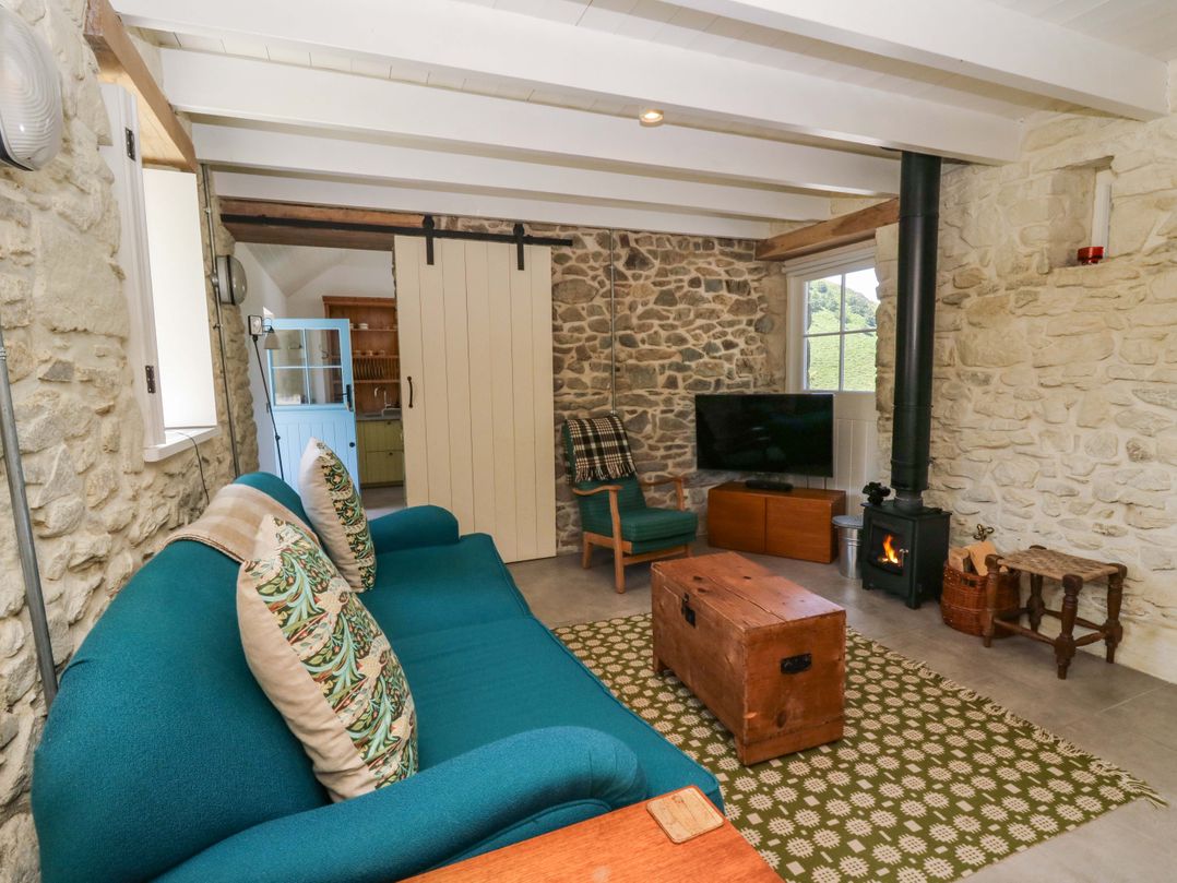 Dolwylan Barn