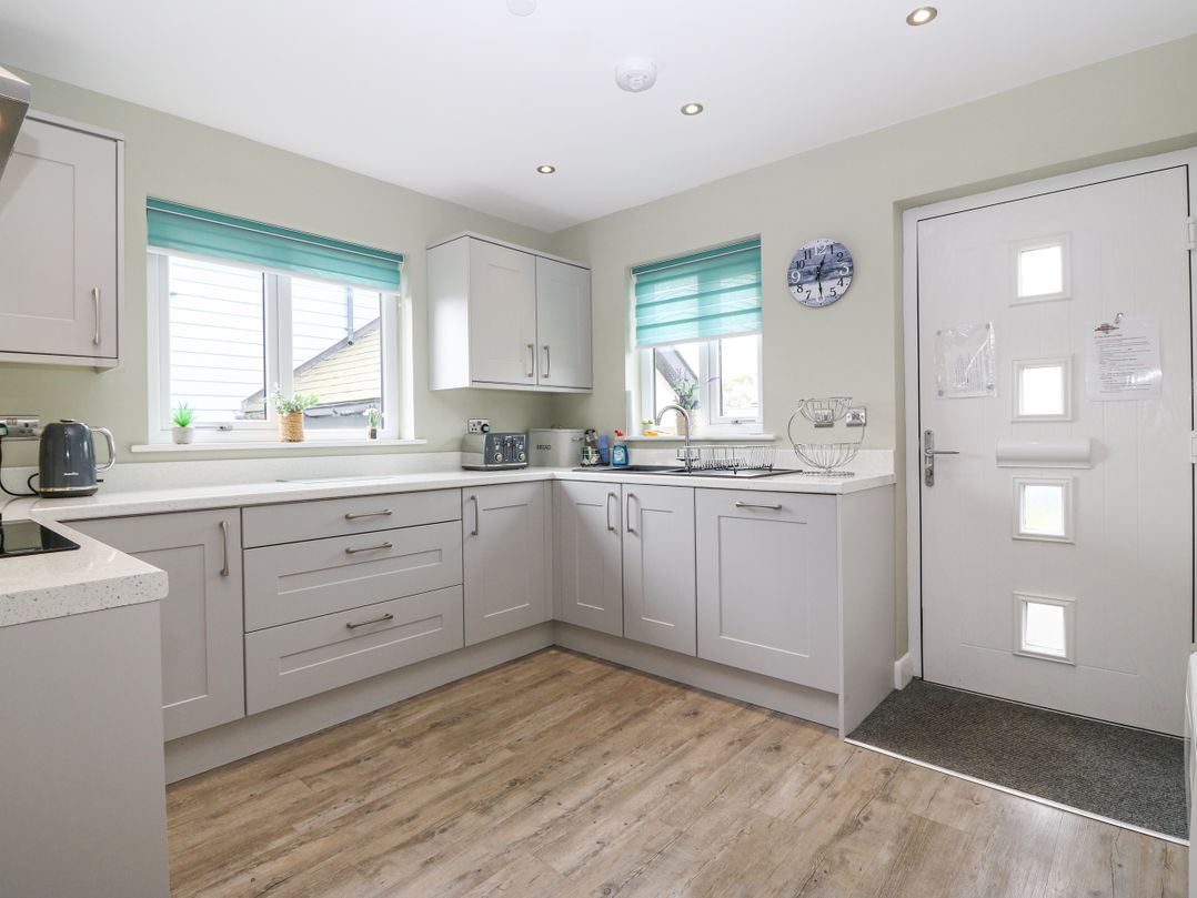 7 Parc Delfryn