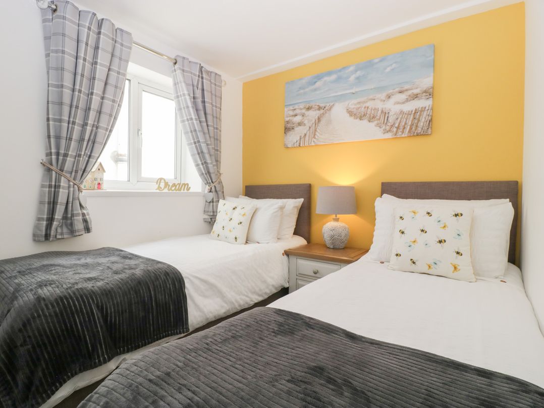 76A Mackworth Road