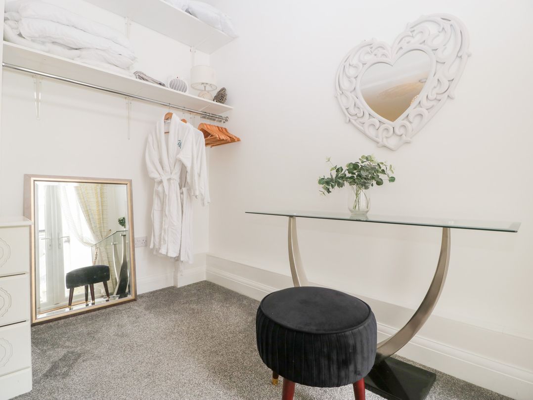 76A Mackworth Road