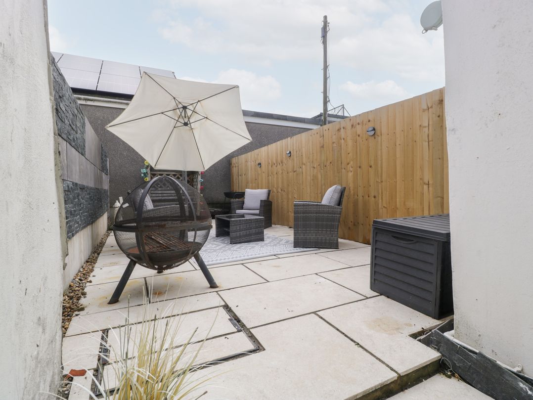 76A Mackworth Road