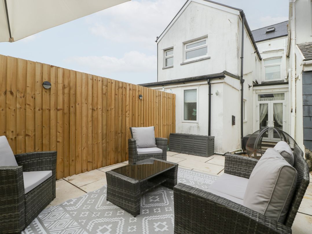 76A Mackworth Road