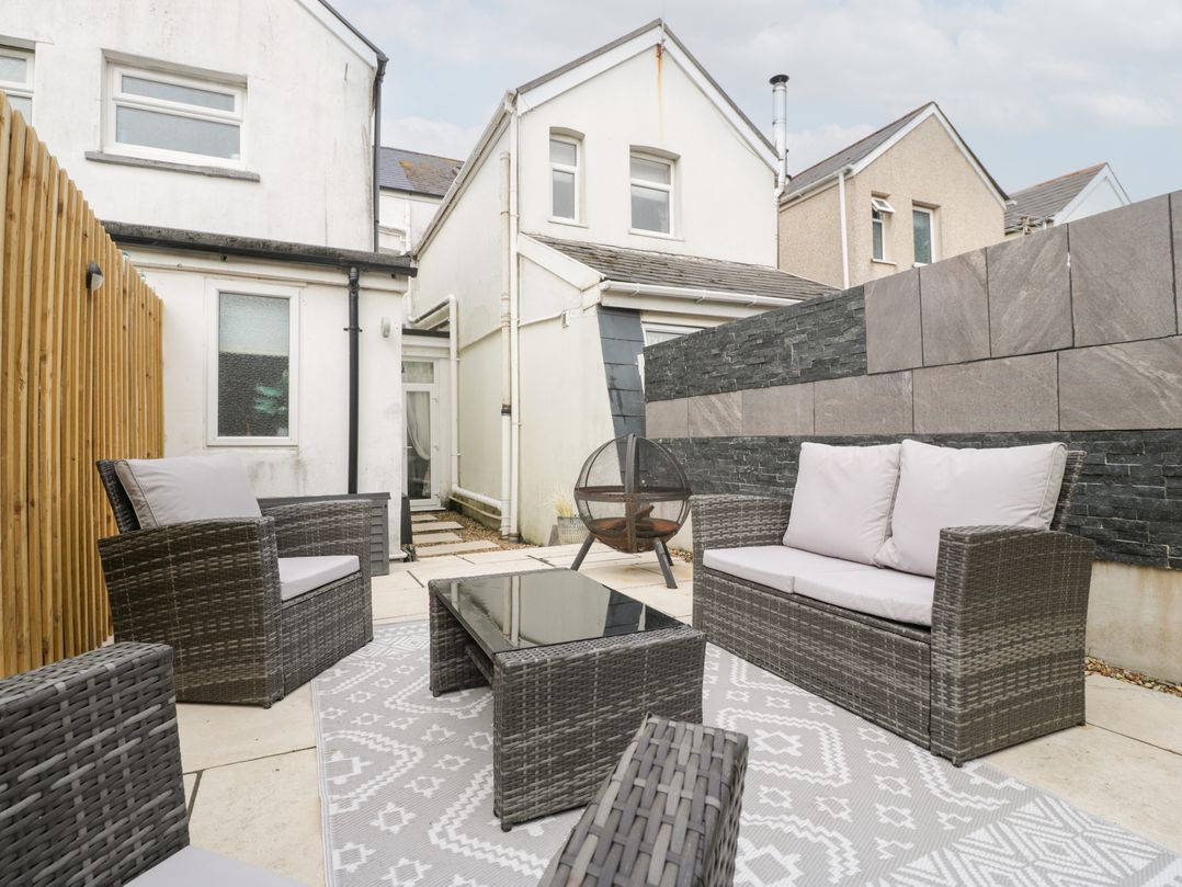 76A Mackworth Road