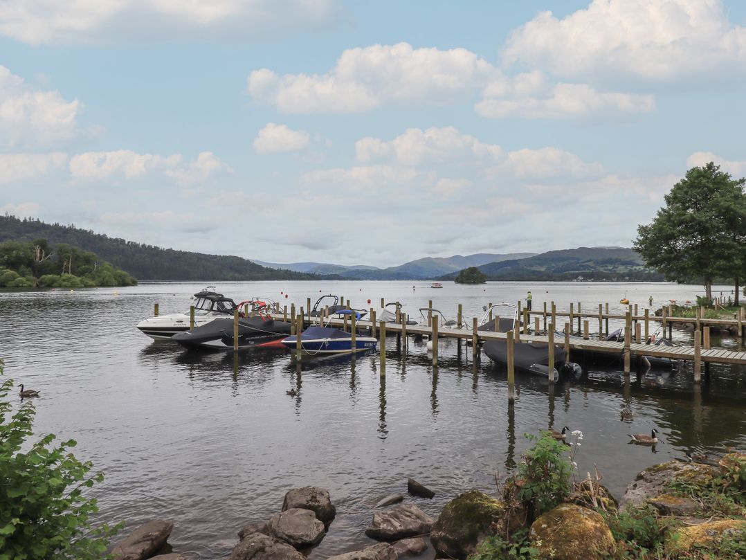 Shoreside Lodge