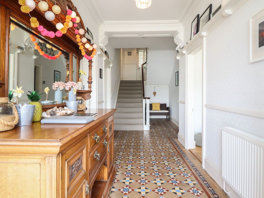 5 Porkington Terrace