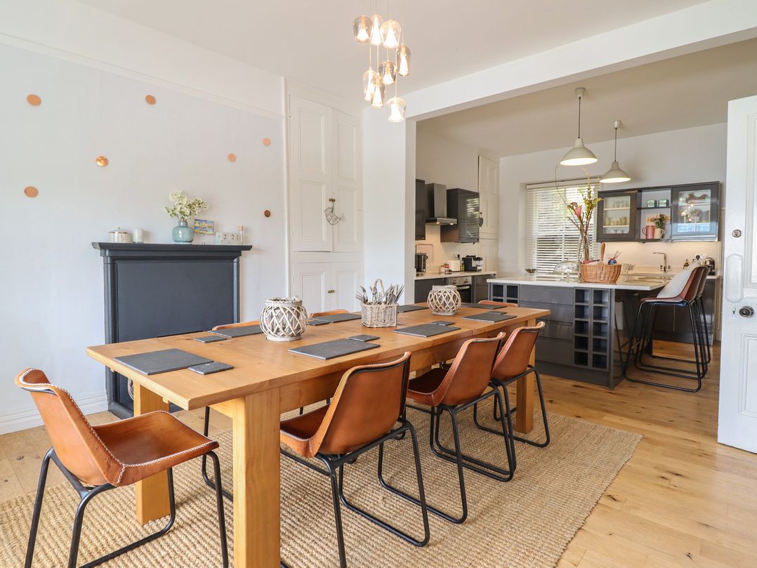 5 Porkington Terrace