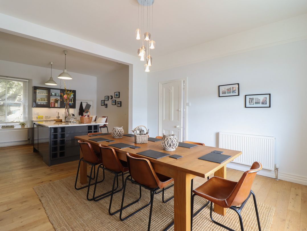 5 Porkington Terrace