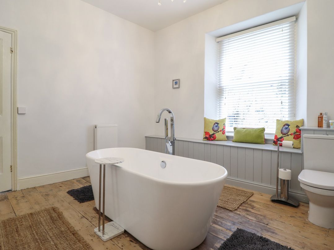 5 Porkington Terrace