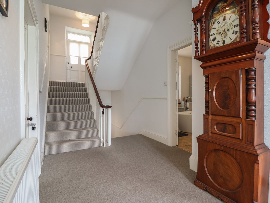 5 Porkington Terrace