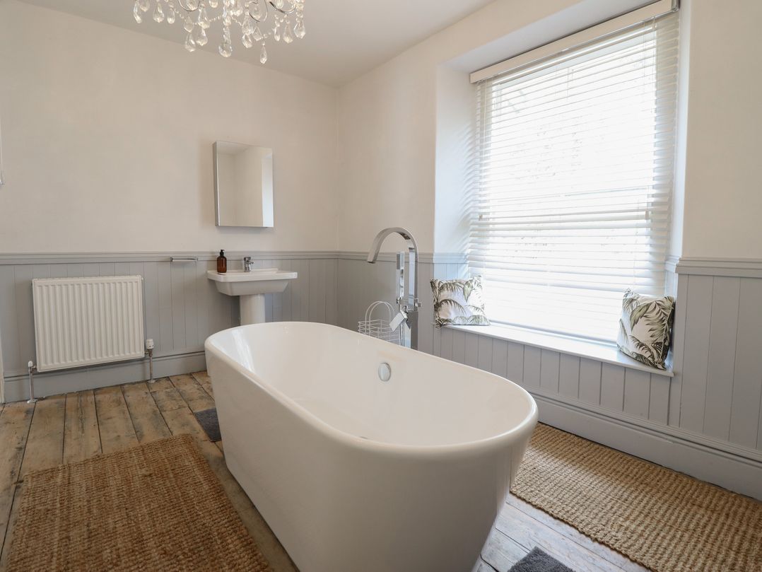 5 Porkington Terrace