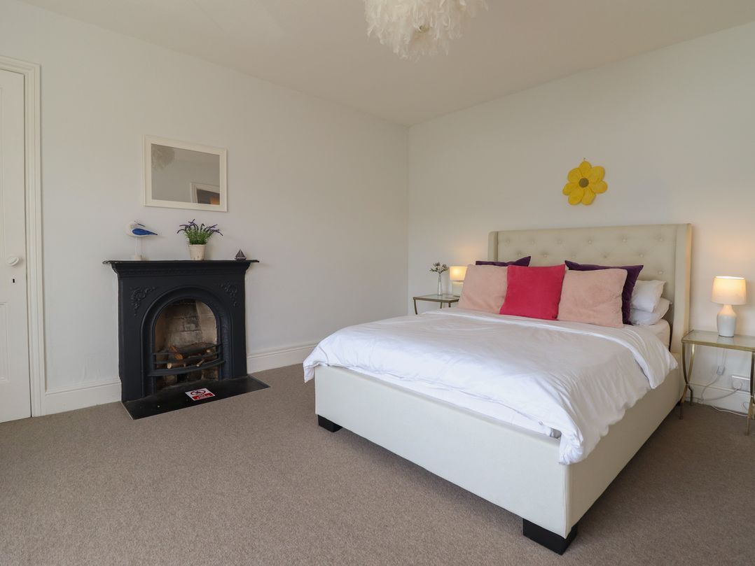5 Porkington Terrace