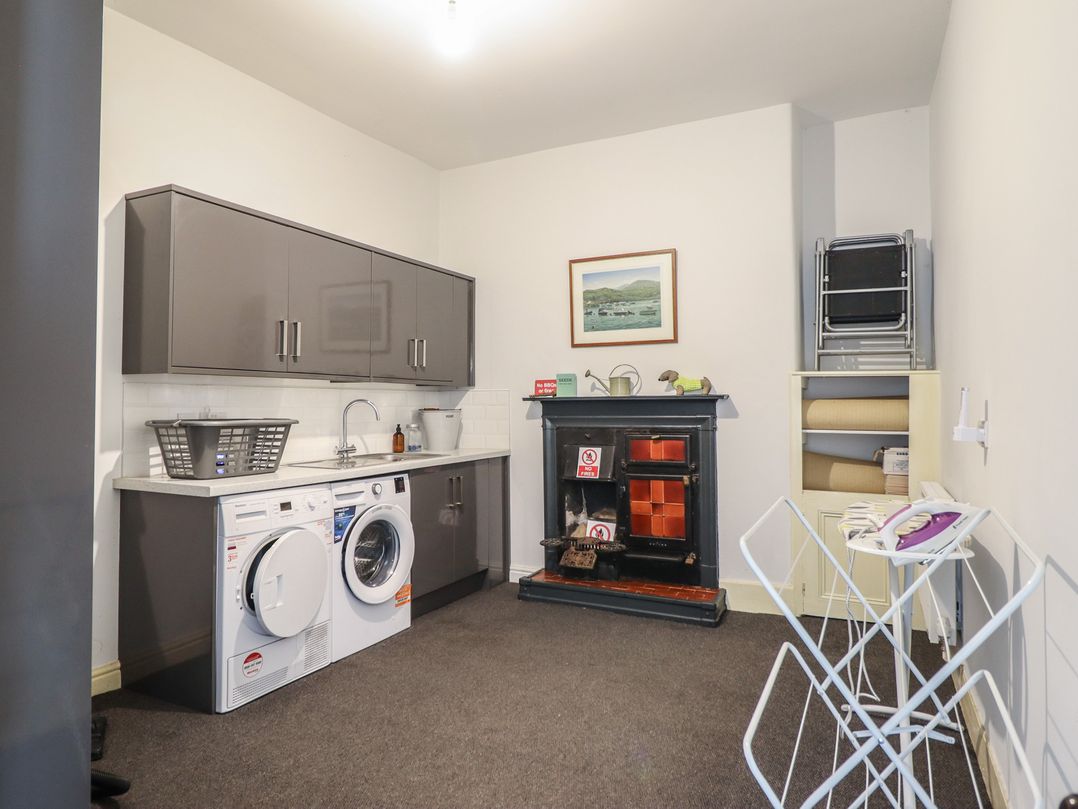5 Porkington Terrace
