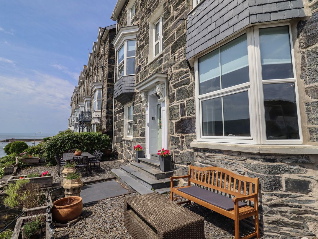 5 Porkington Terrace
