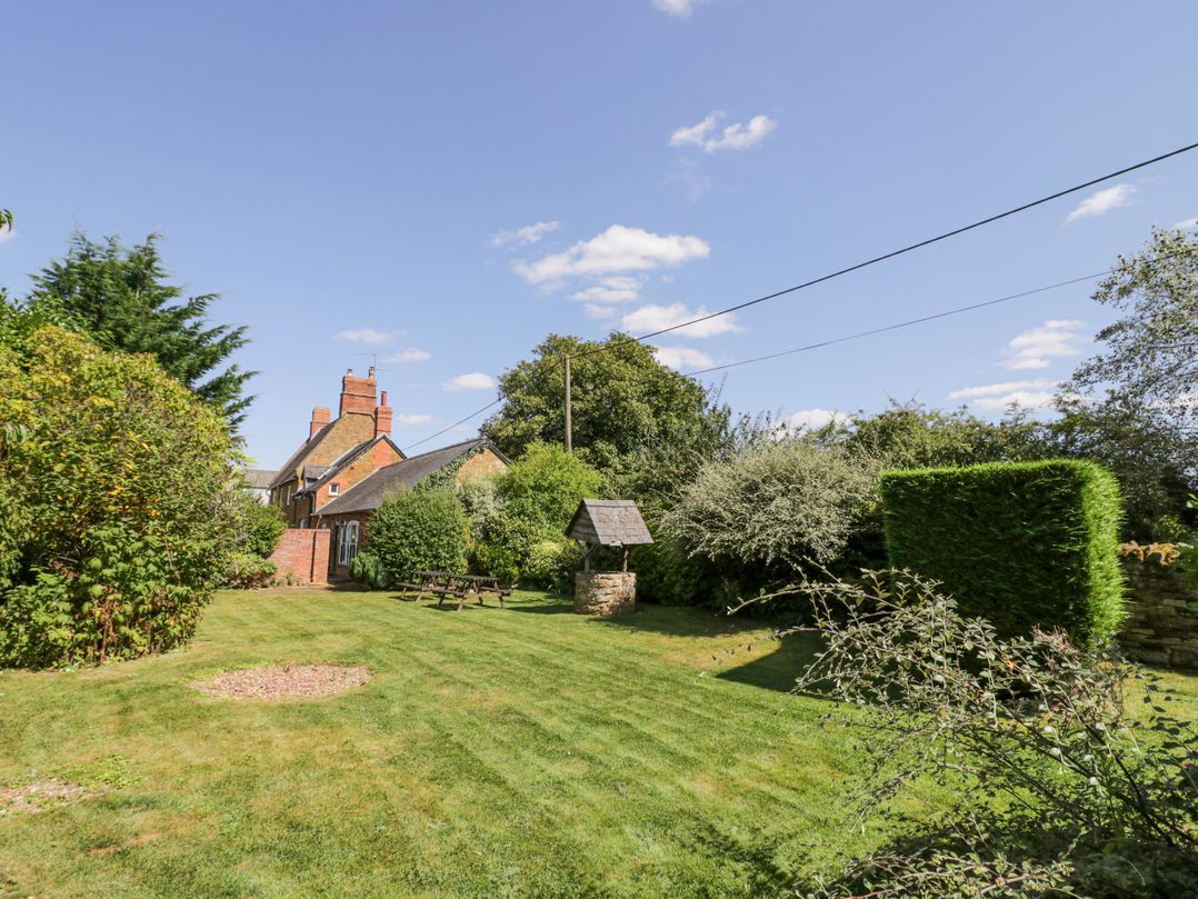 Hill House Farm