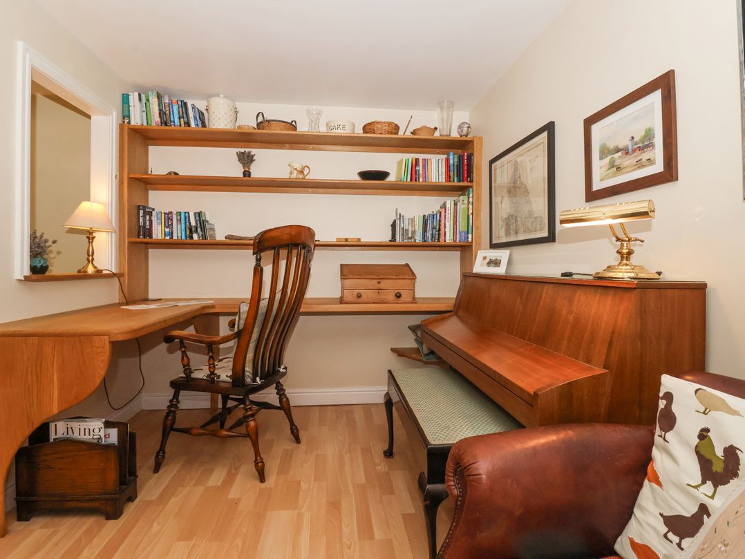 3 Westgate Mews