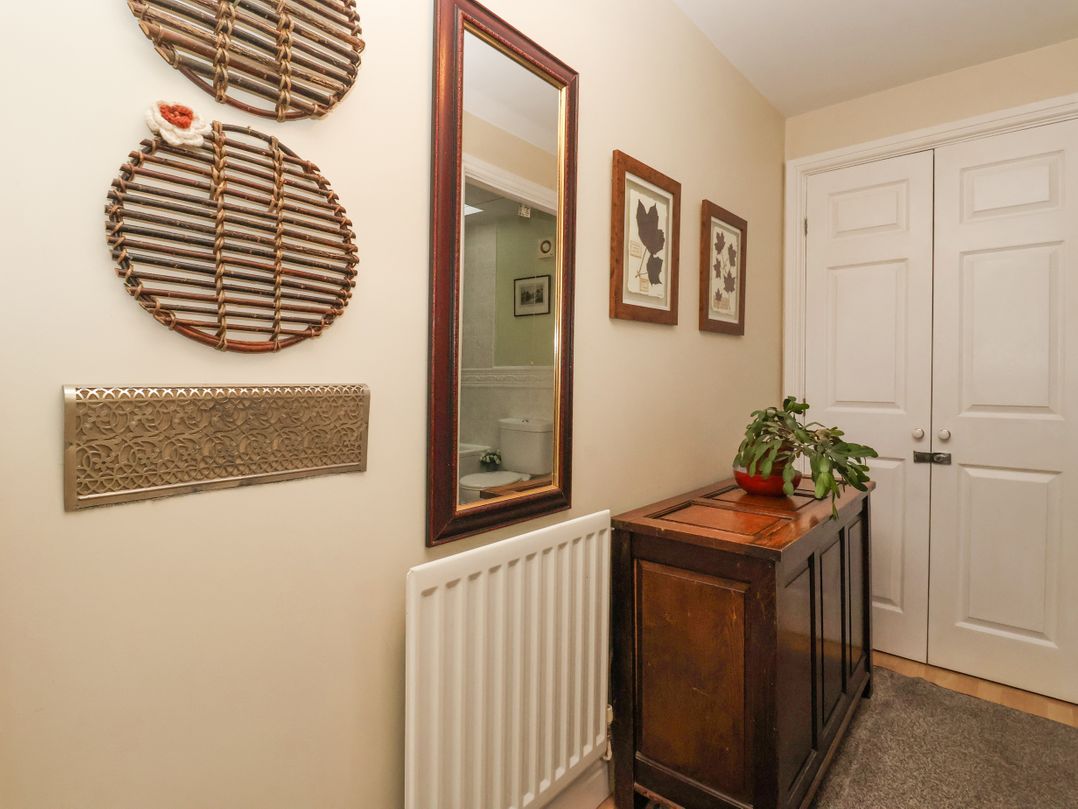 3 Westgate Mews