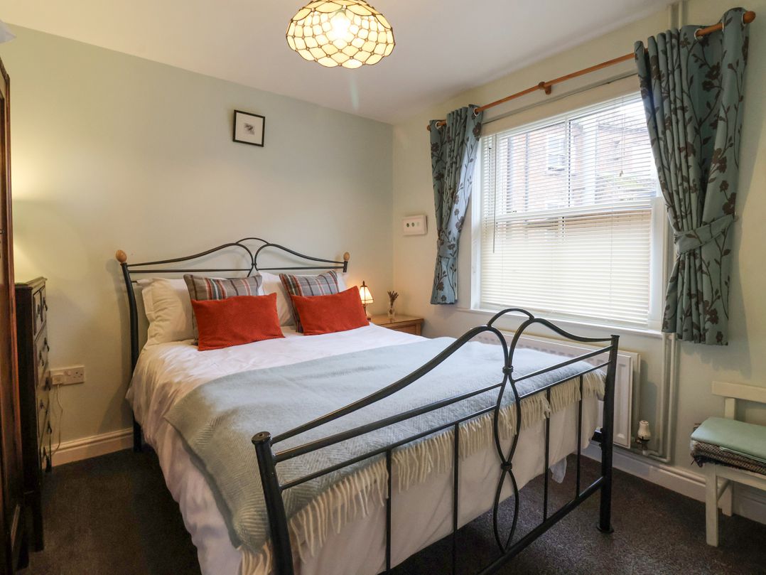 3 Westgate Mews