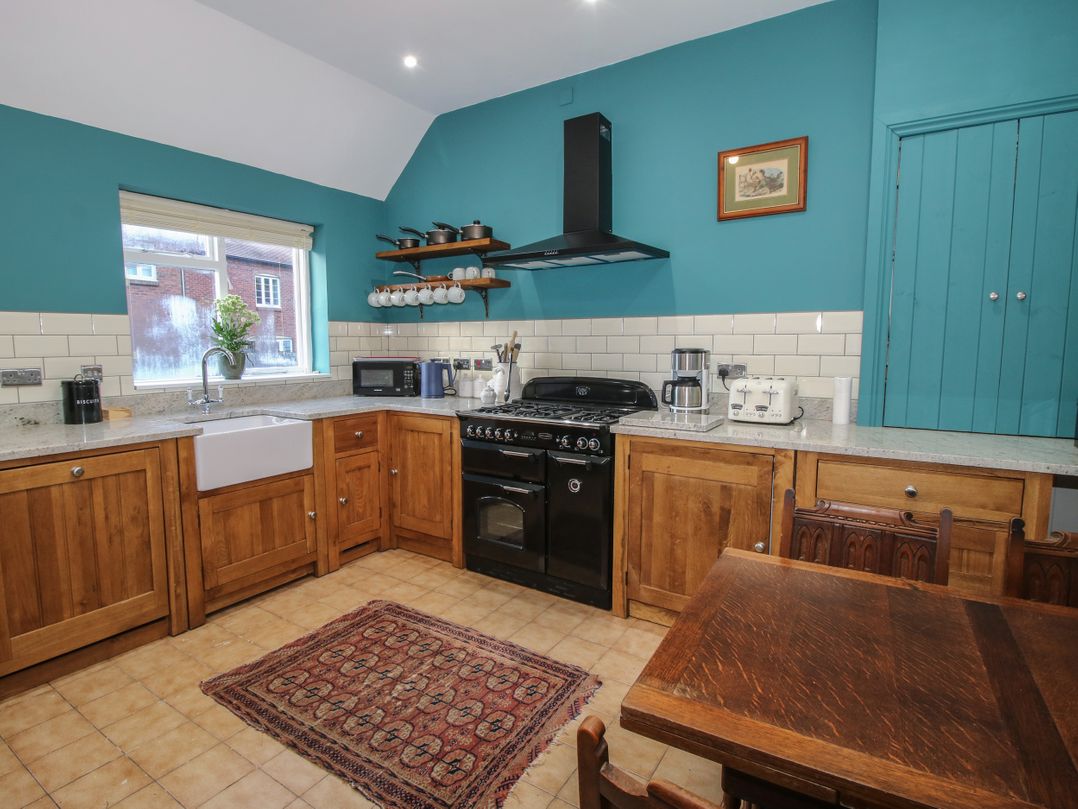 34 The Wharfage