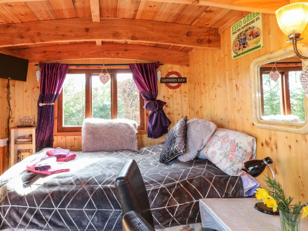 Packhorse Shepherd’s Hut