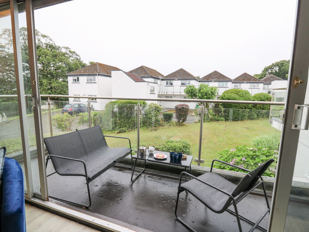 28 Coedrath Park