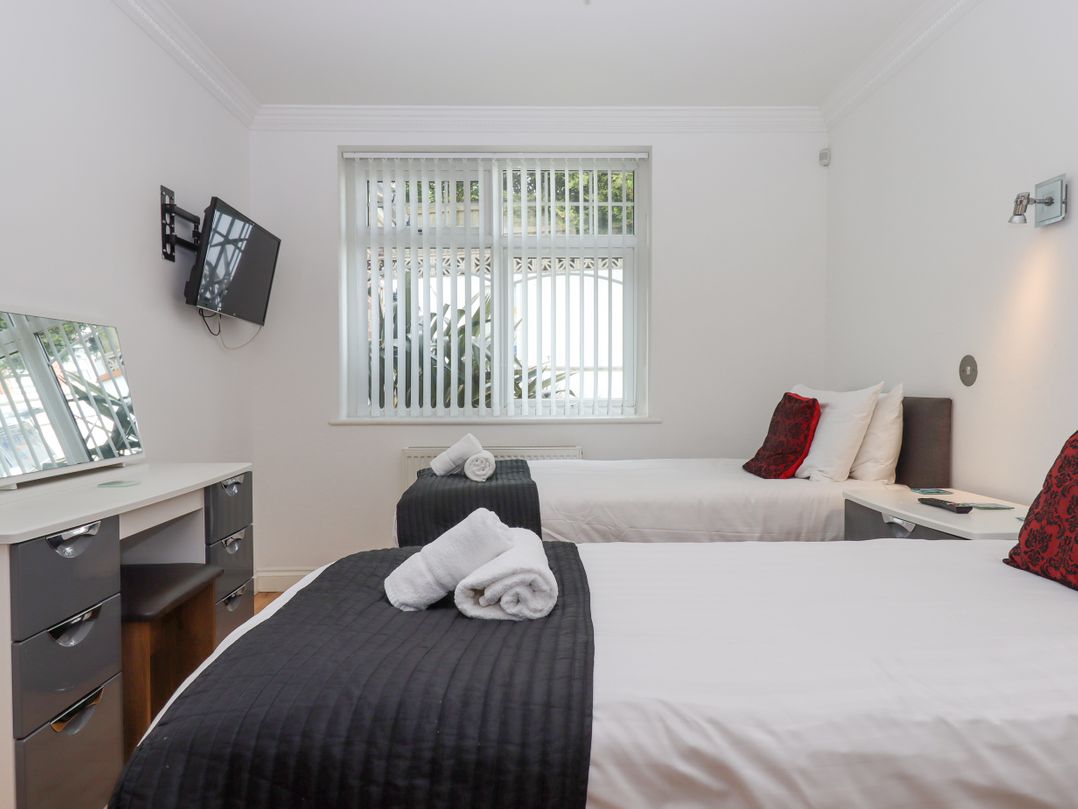 Flat 2 Channel View