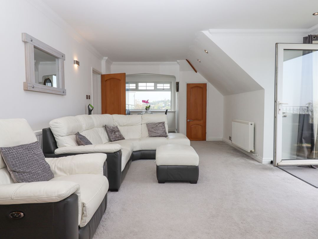 Flat 3 Channel View