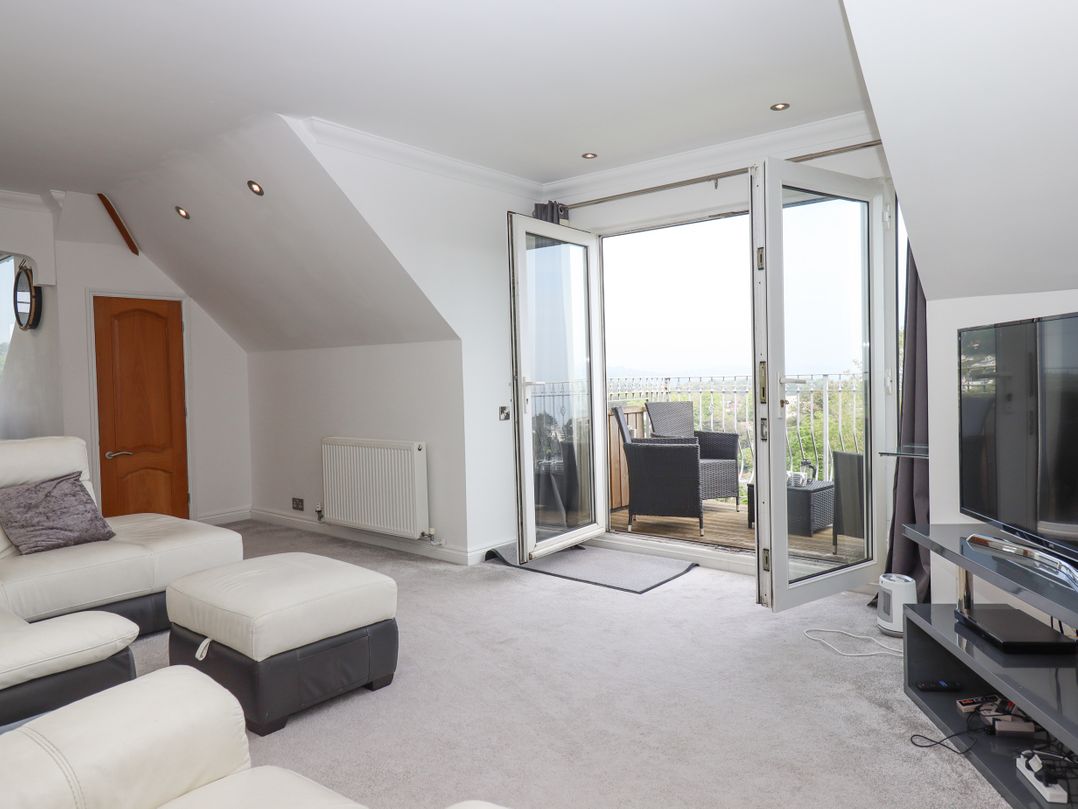 Flat 3 Channel View