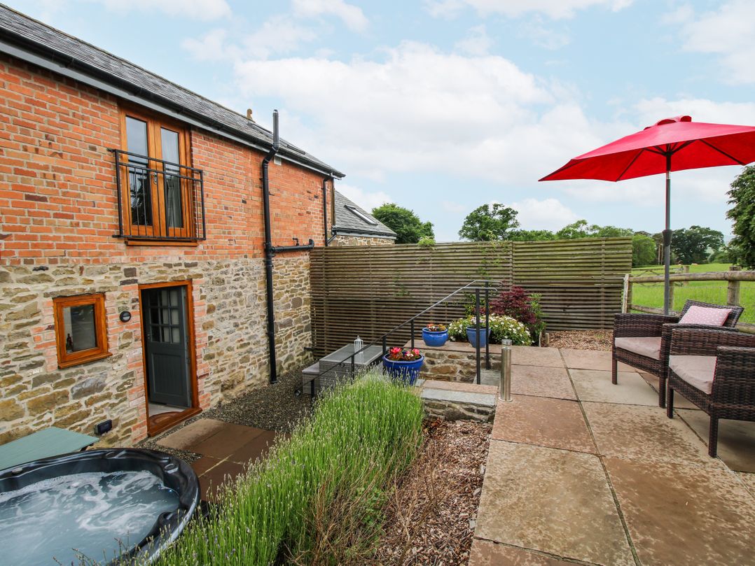Holiday cottage, Aston on Clun (Meadow Barn)