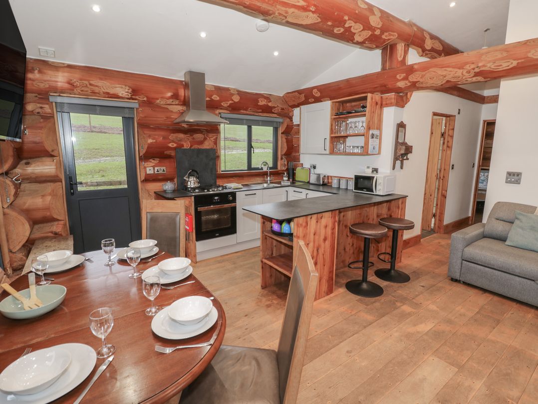 Cedar Cabin at Salford Court Farm Fishing Cabins