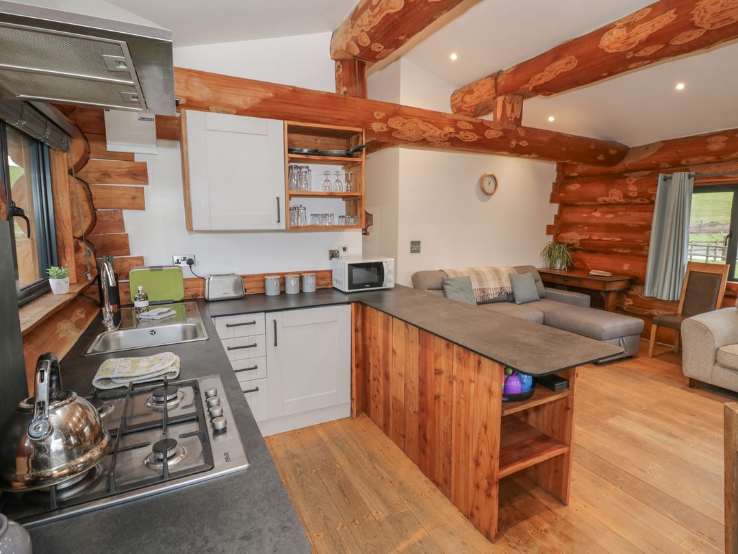 Cedar Cabin at Salford Court Farm Fishing Cabins