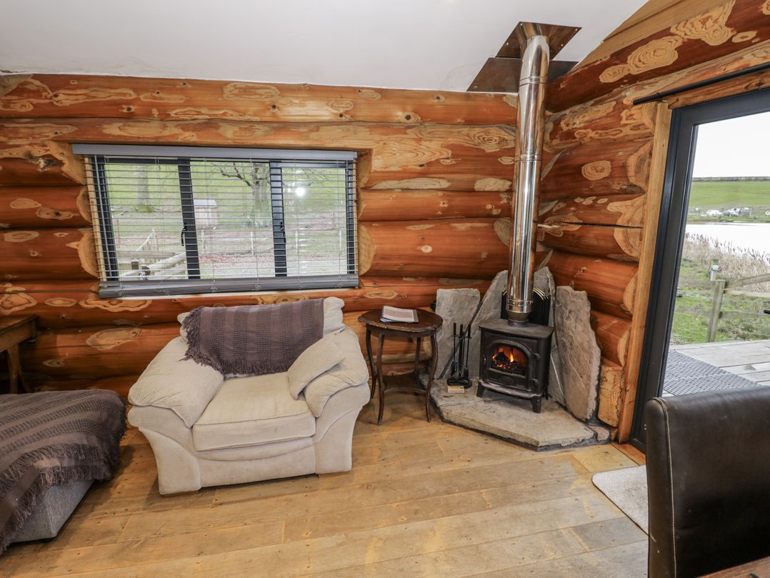 Douglas Cabin at Salford Court Farm Fishing Cabins