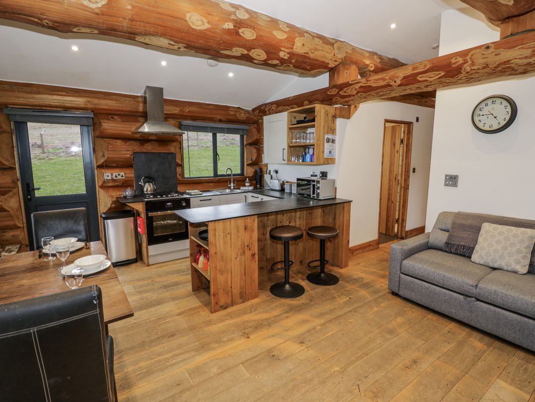 Douglas Cabin at Salford Court Farm Fishing Cabins