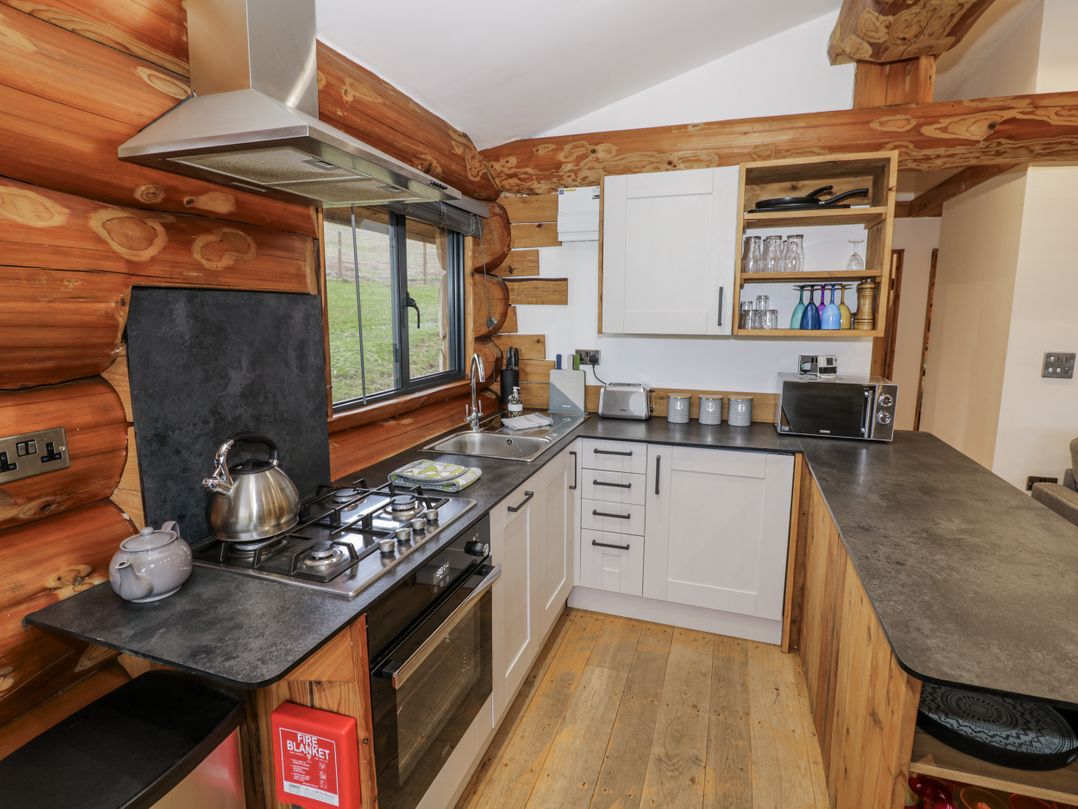 Douglas Cabin at Salford Court Farm Fishing Cabins