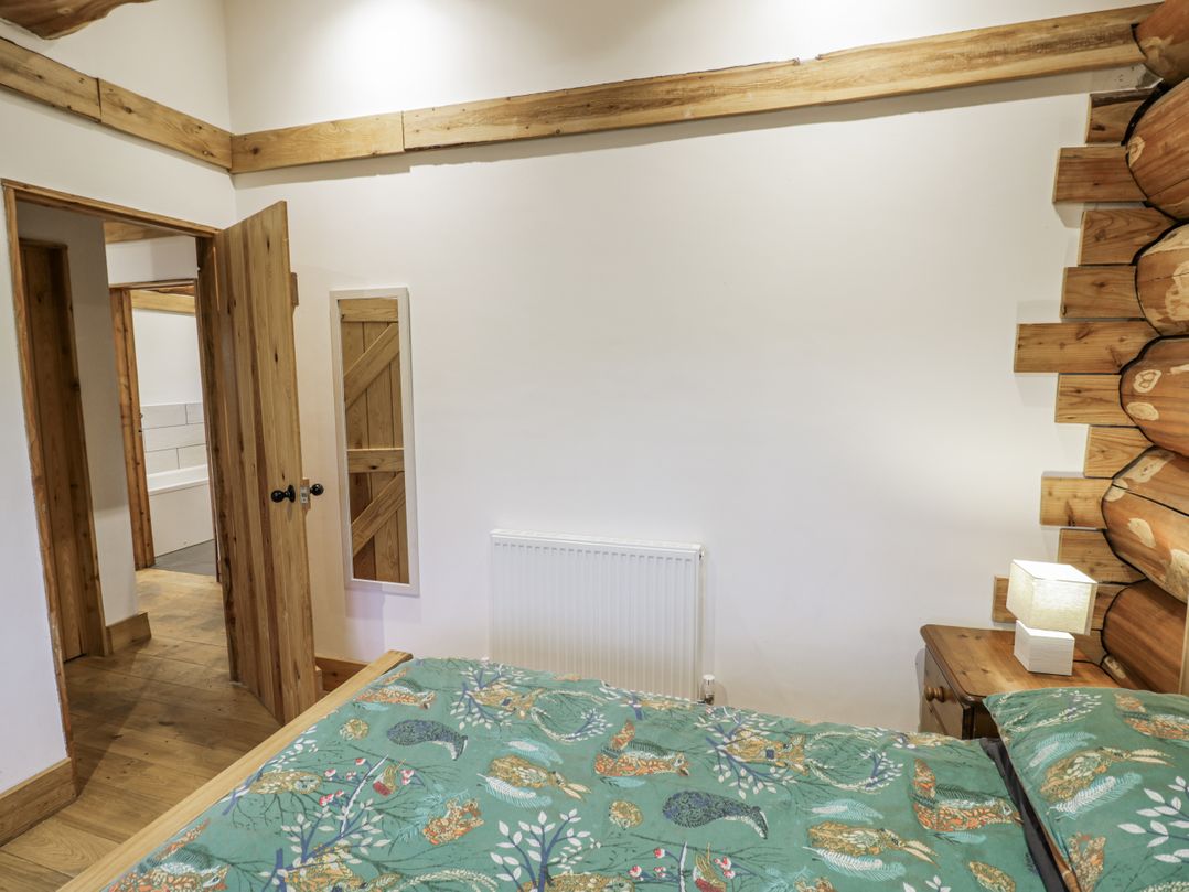 Douglas Cabin at Salford Court Farm Fishing Cabins