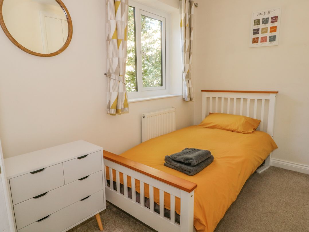 6 Hunters Green Close