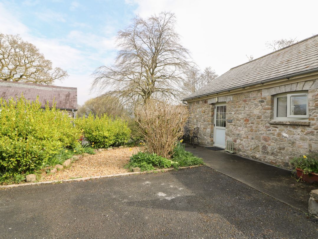 Carreg Cennen Cottage, Llandeilo - Sleeps 3 guests