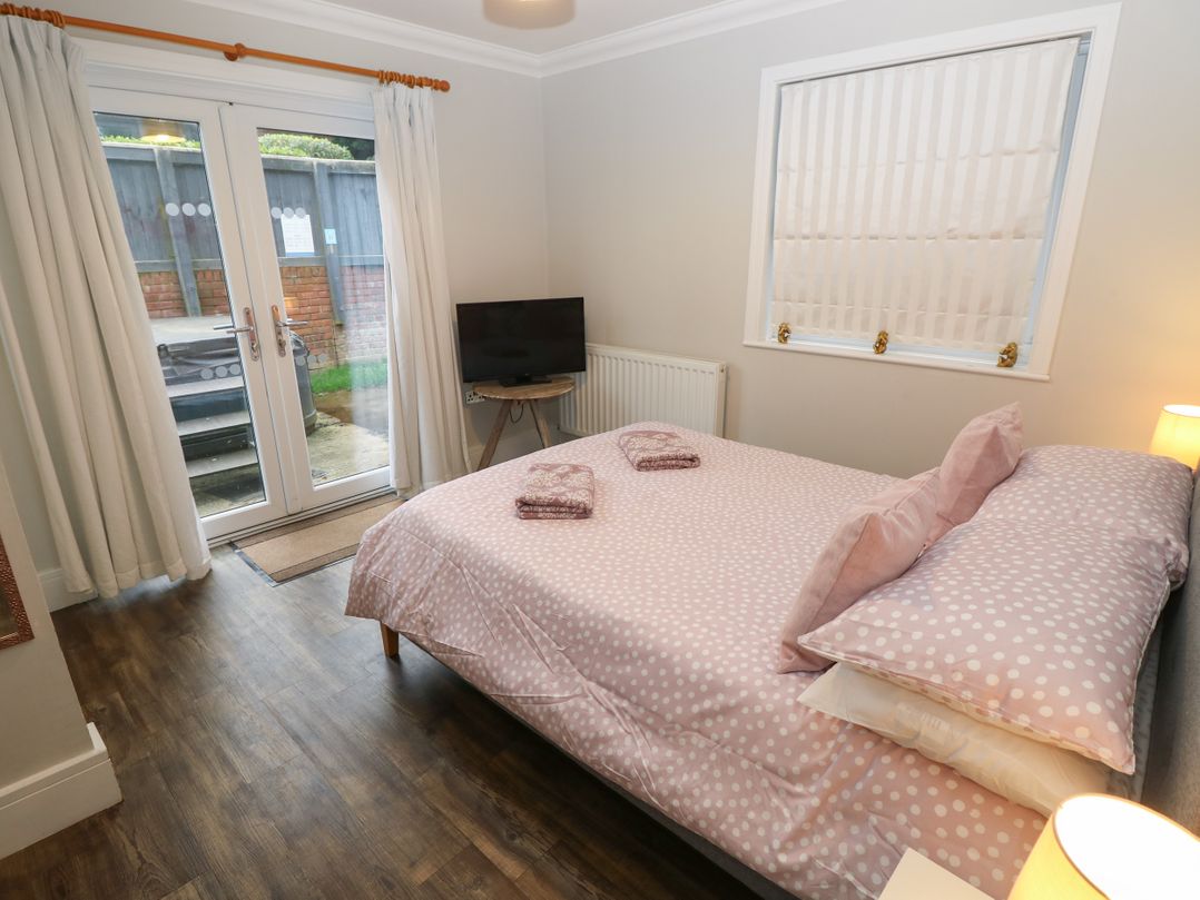 Rookley Lake Cottage