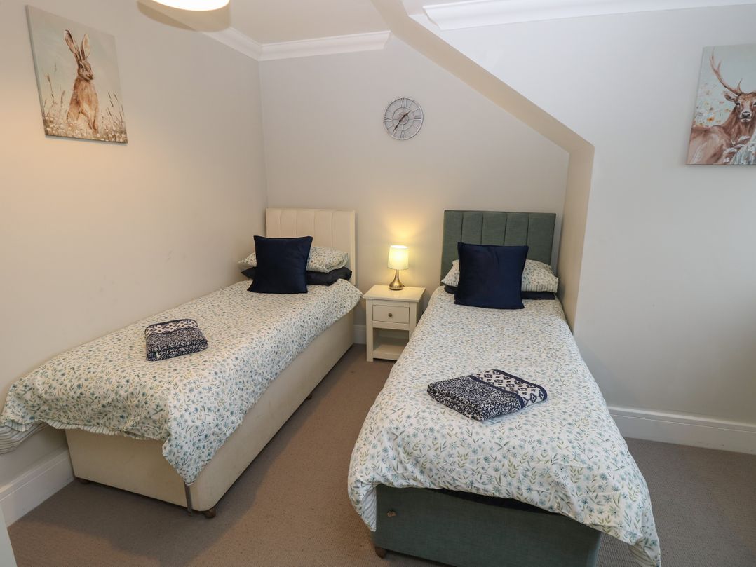 Rookley Lake Cottage