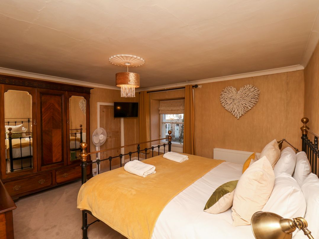 Sixpence Cottage